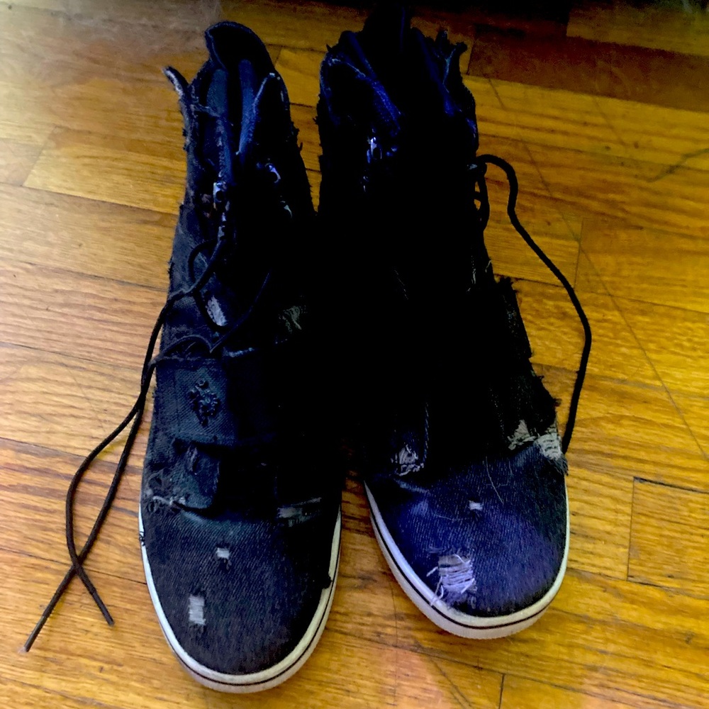 Size 9 vlado (black and white) used